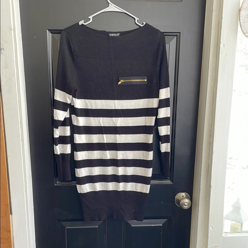 VENUS Black and White Crewneck Sweater with Stripes